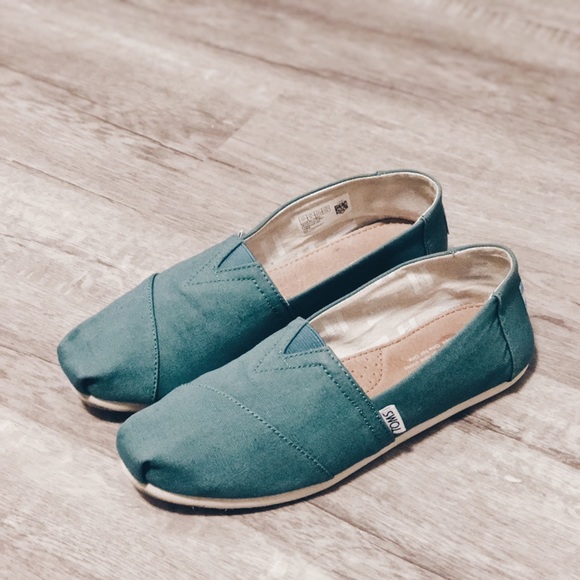 Toms Shoes - TOMS CLASSIC CANVAS SLIP ONS